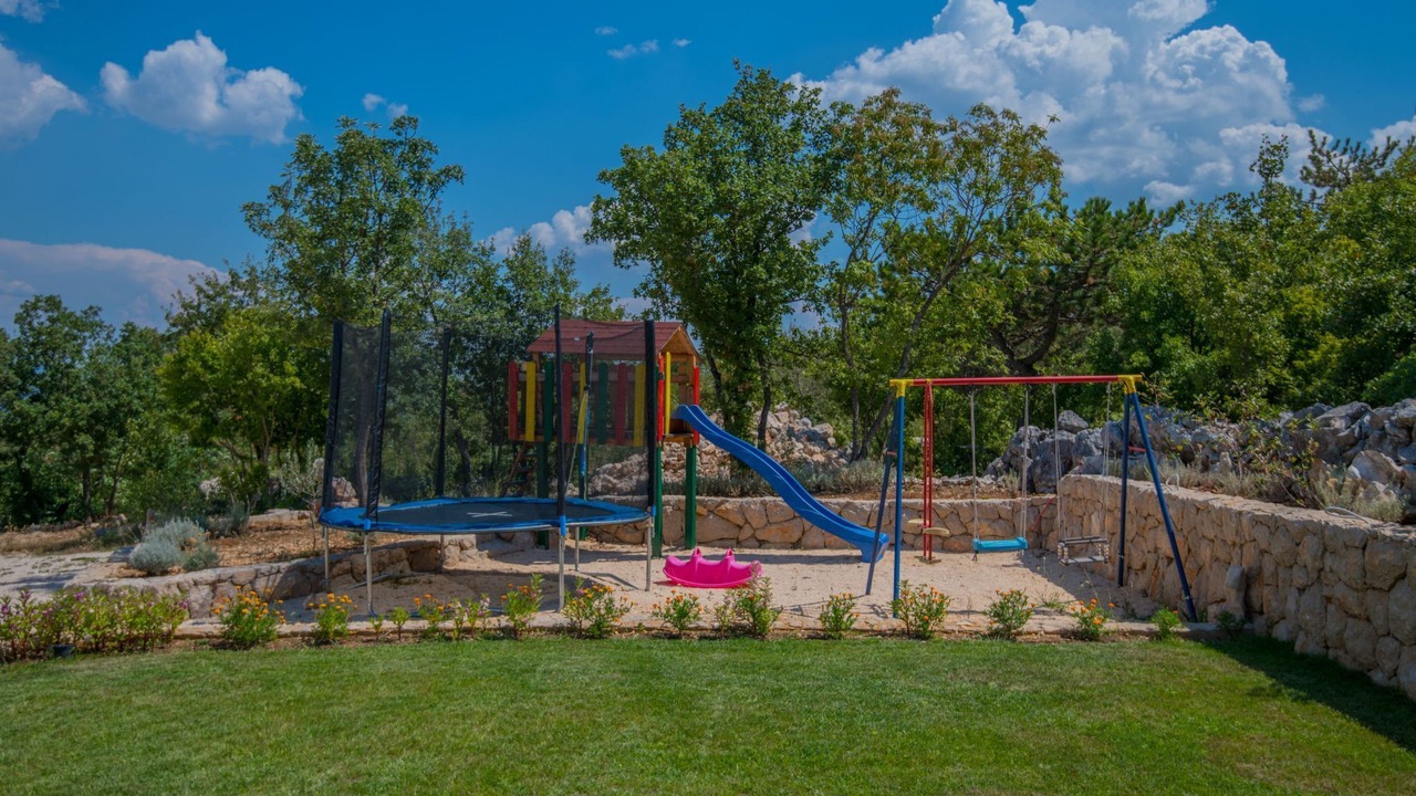 Photo of Outdoor in Grubine