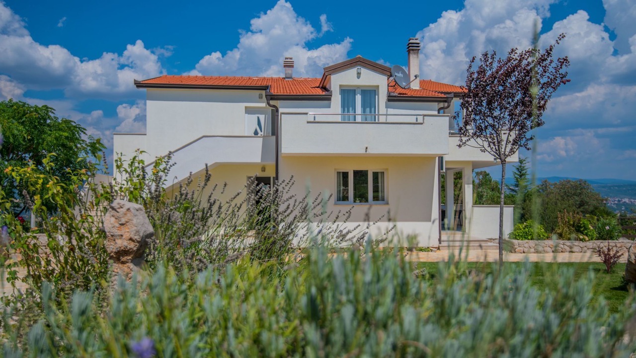 Photo of Outdoor in Grubine