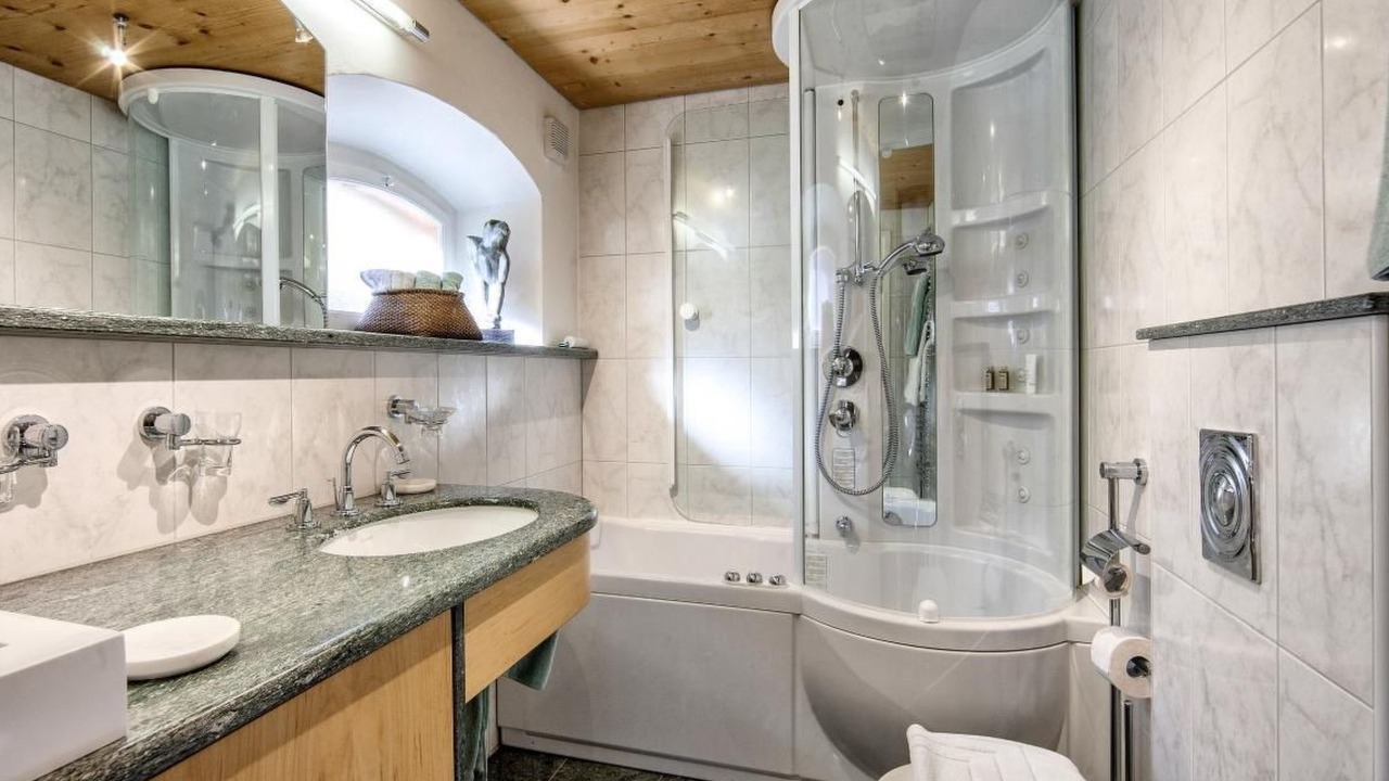 Photo of Bathroom in Arosa