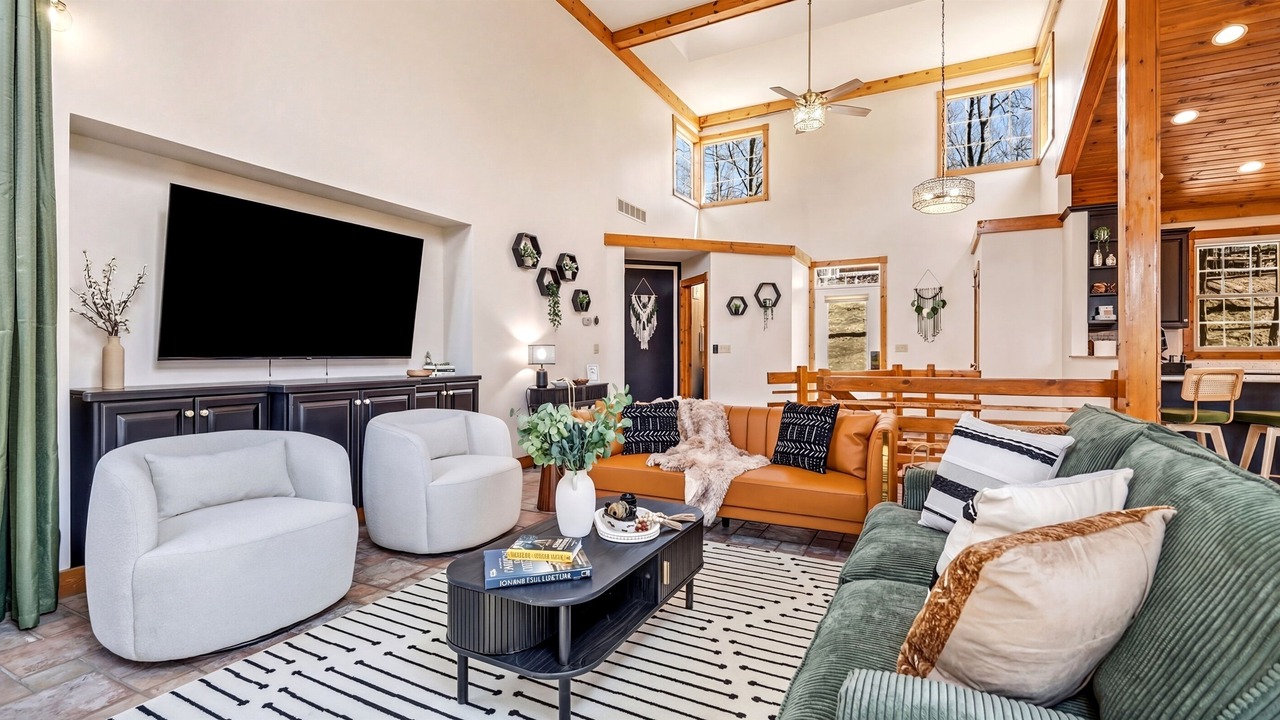 Photo of Livingroom in The Galena Territory