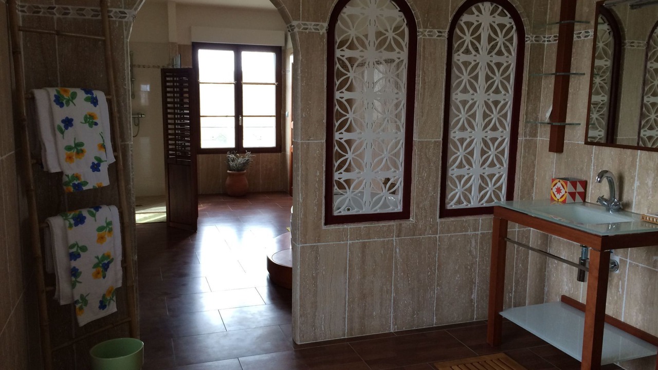 Photo of Bathroom in Saint-Cyr-sur-Loire