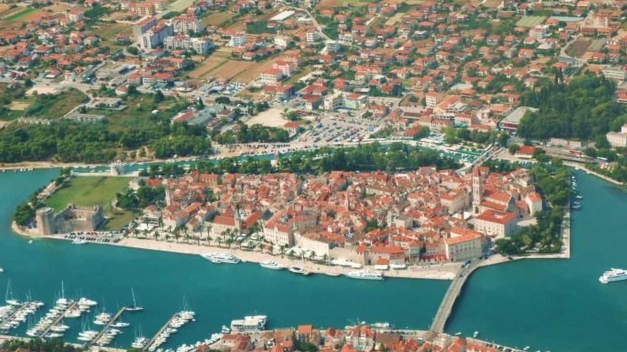 Photo of Others in Businci