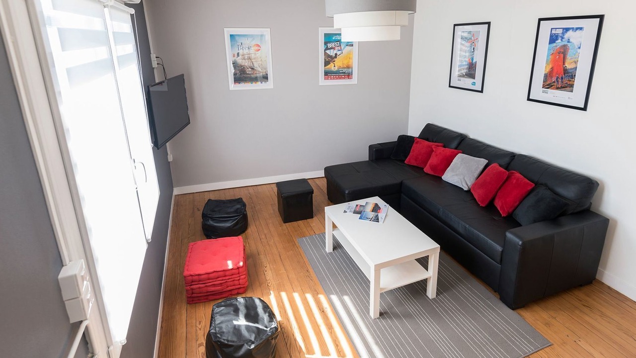 Photo of Livingroom in Downtown