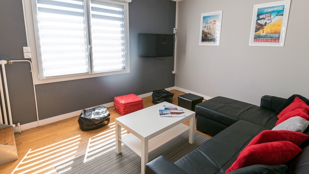 Photo of Livingroom in Downtown