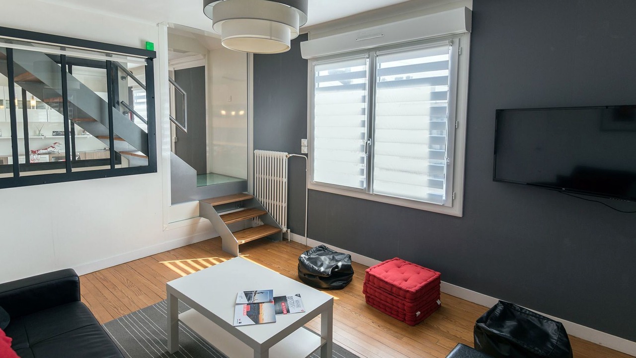 Photo of Livingroom in Downtown