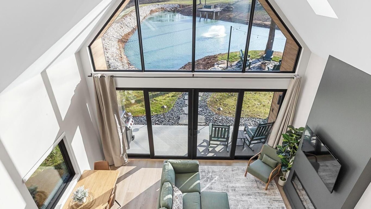 Photo of Livingroom in Shoals