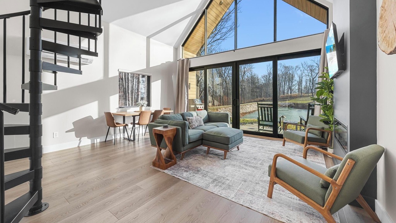 Photo of Livingroom in Shoals