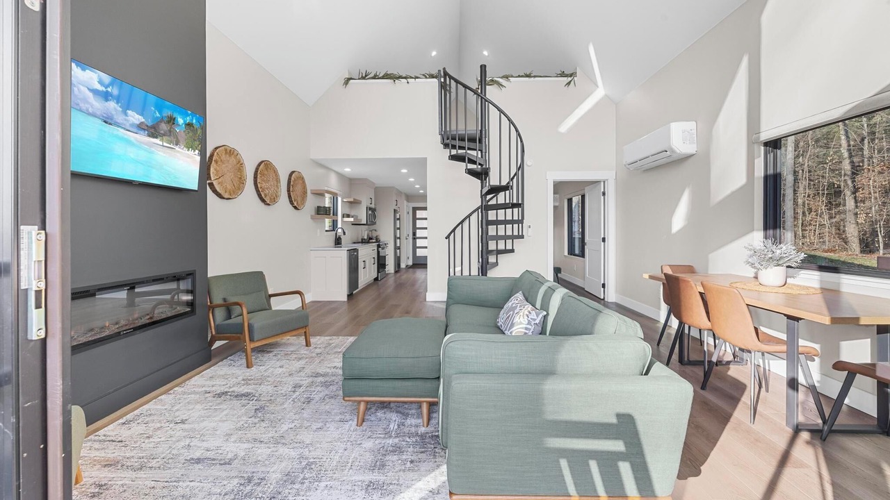 Photo of Livingroom in Shoals