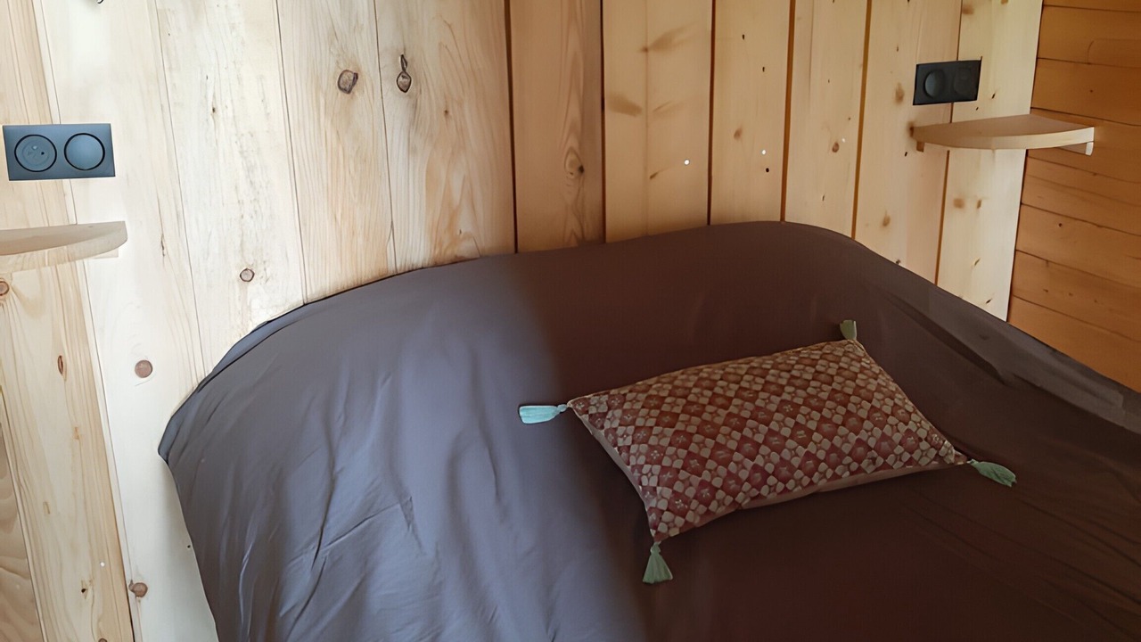 Photo of Bedroom in Mazan-l'Abbaye