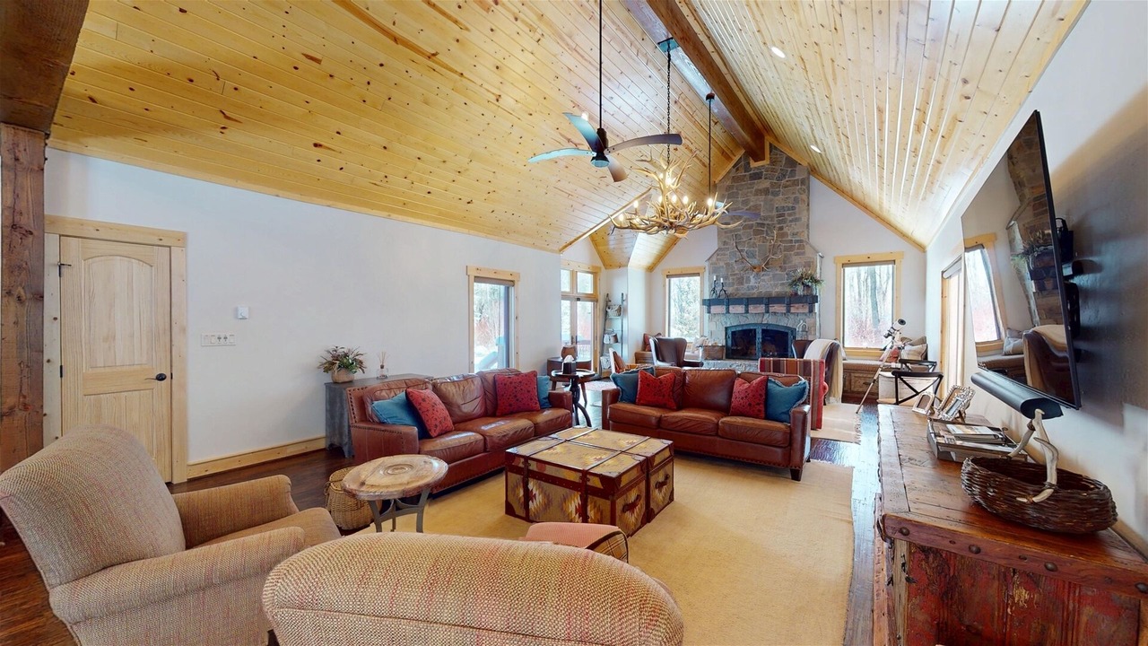 Photo of Livingroom in Almont