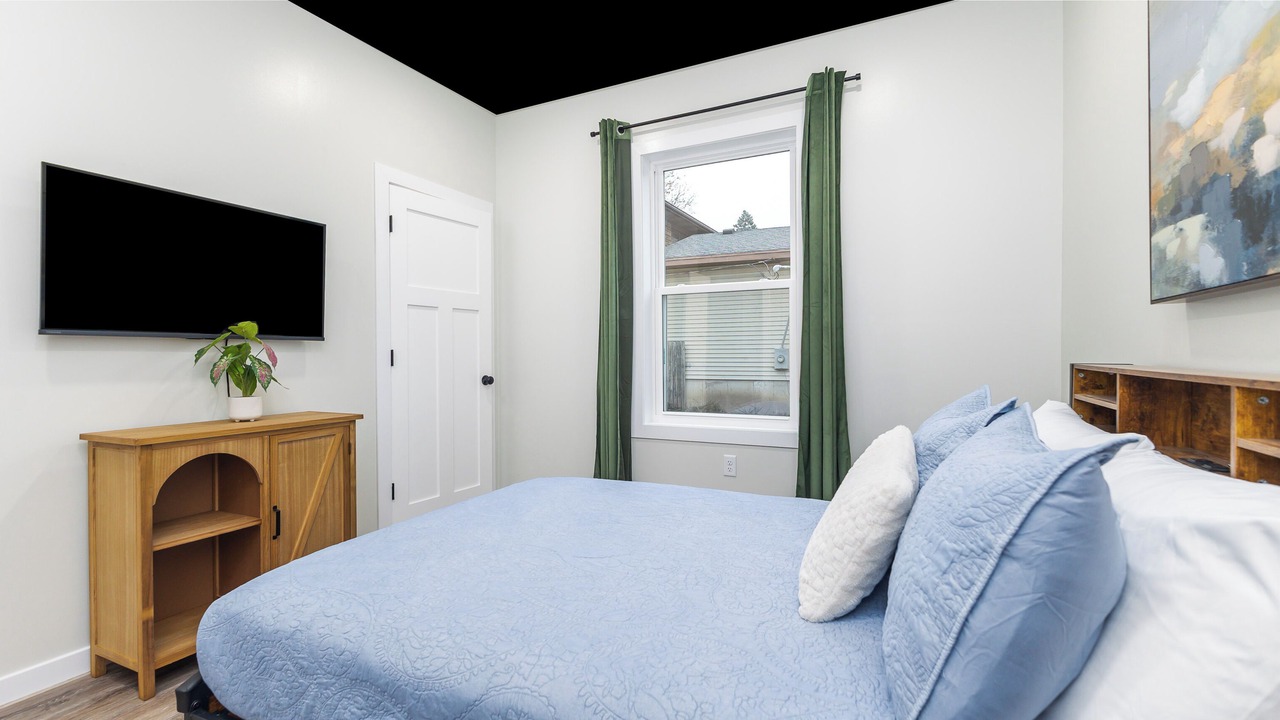 Photo of Bedroom in Dubuque