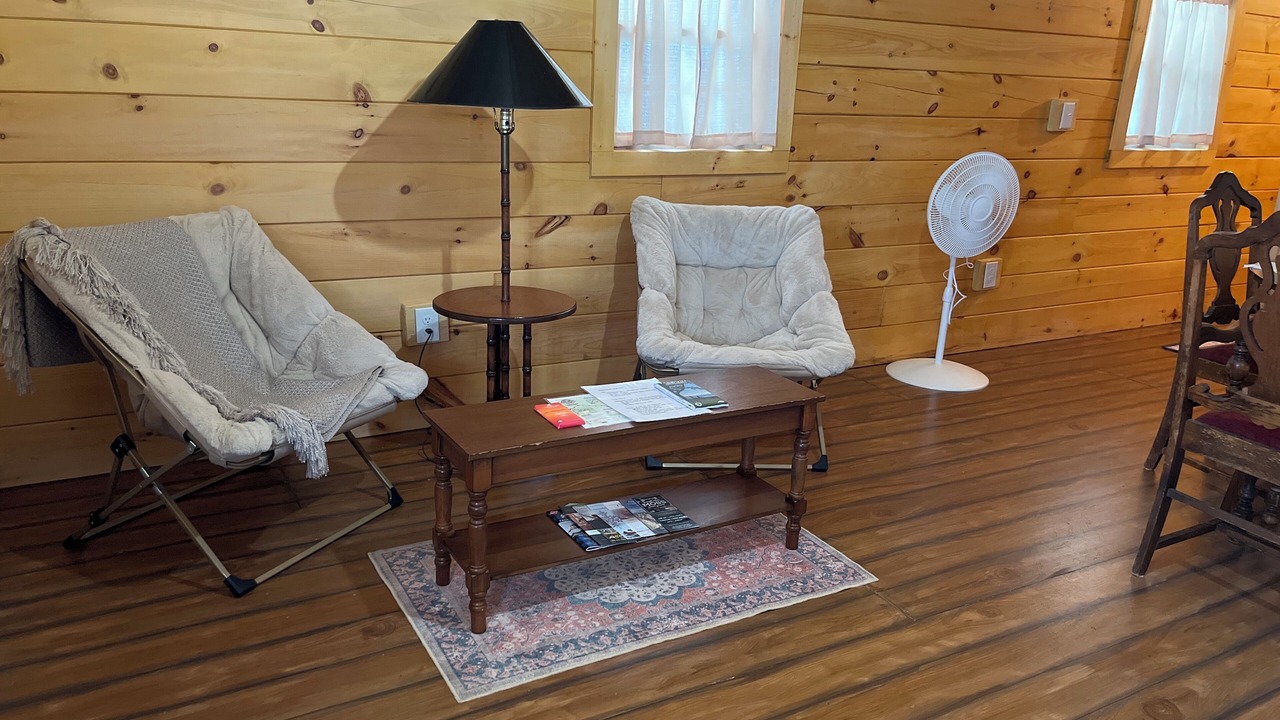Photo of Livingroom in Eden Mills