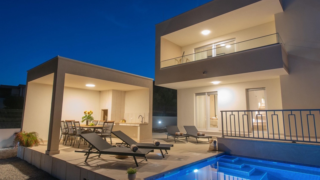 Photo of Outdoor in Rudine
