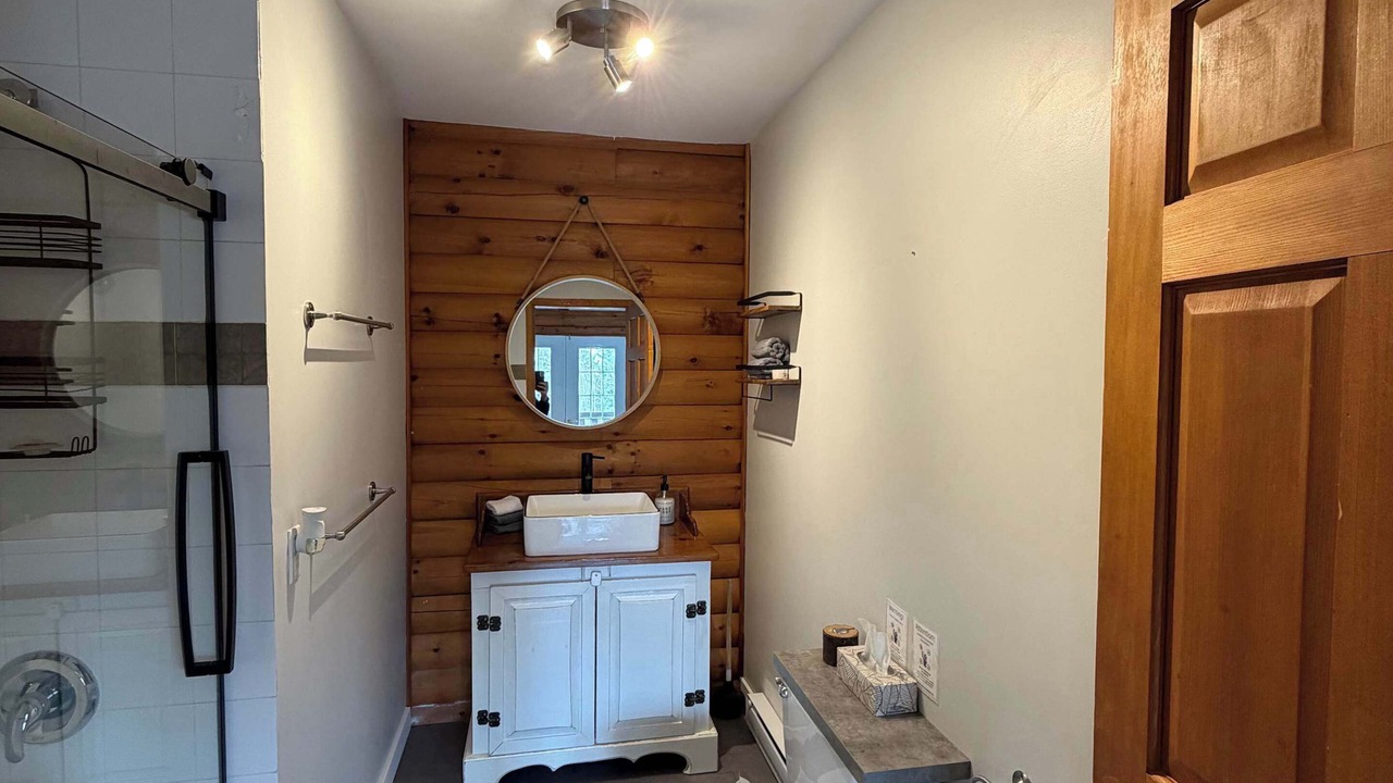 Photo of Bathroom in Notre-Dame-de-la-Merci