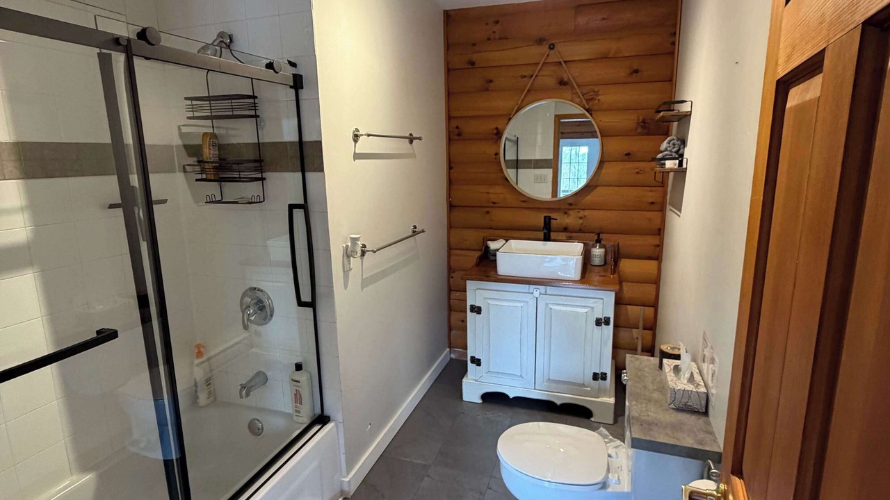 Photo of Bathroom in Notre-Dame-de-la-Merci