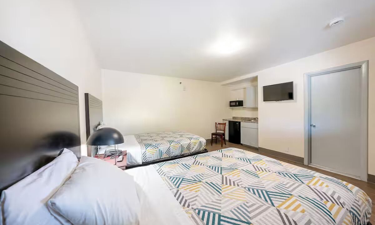 Photo of Others in Hollywood District