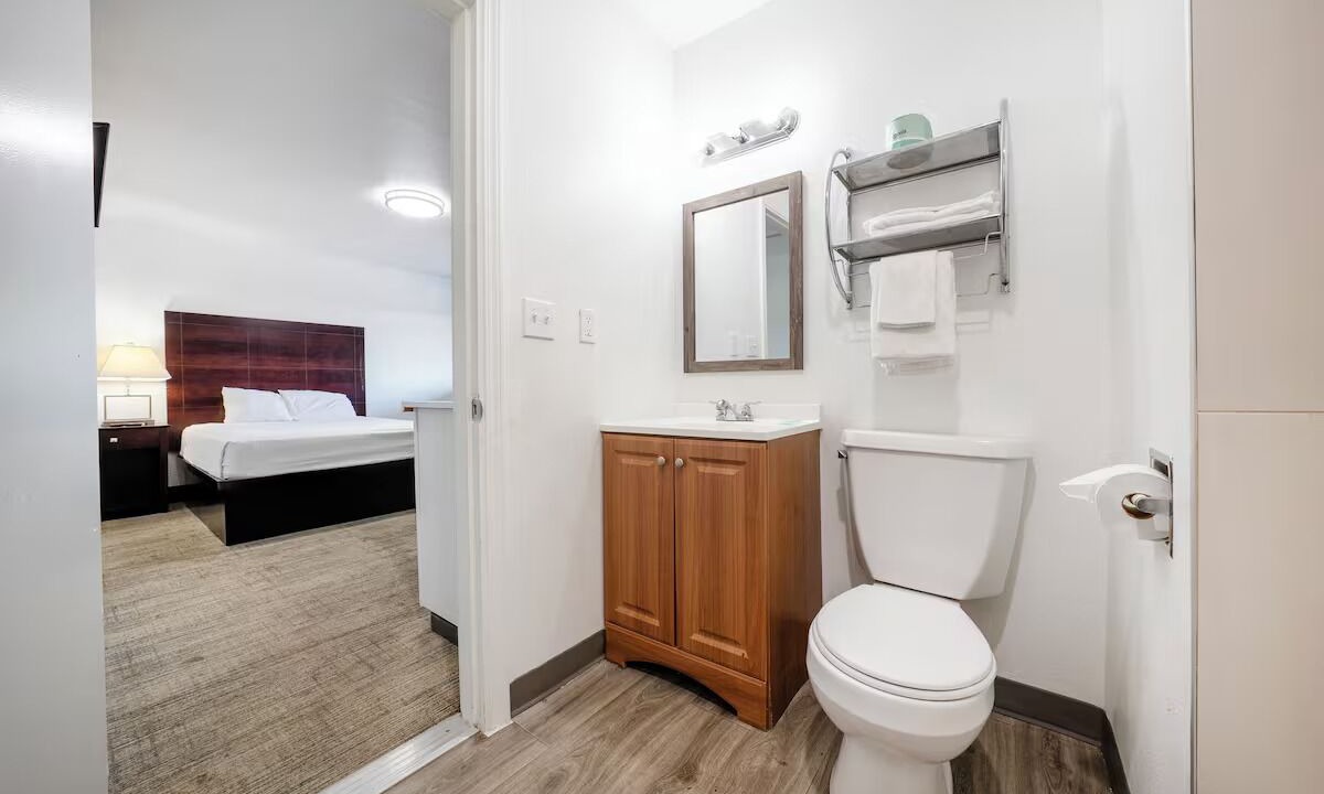 Photo of Bathroom in Hollywood District