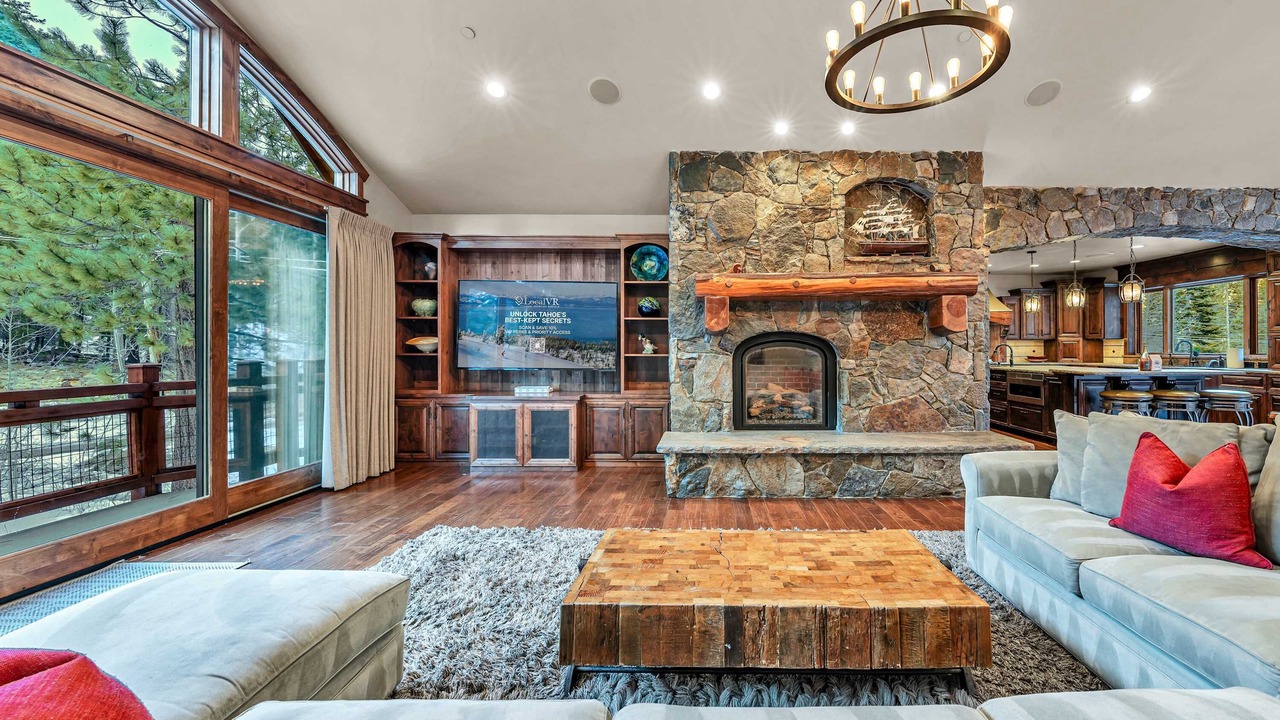 Photo of Livingroom in Christmas Valley
