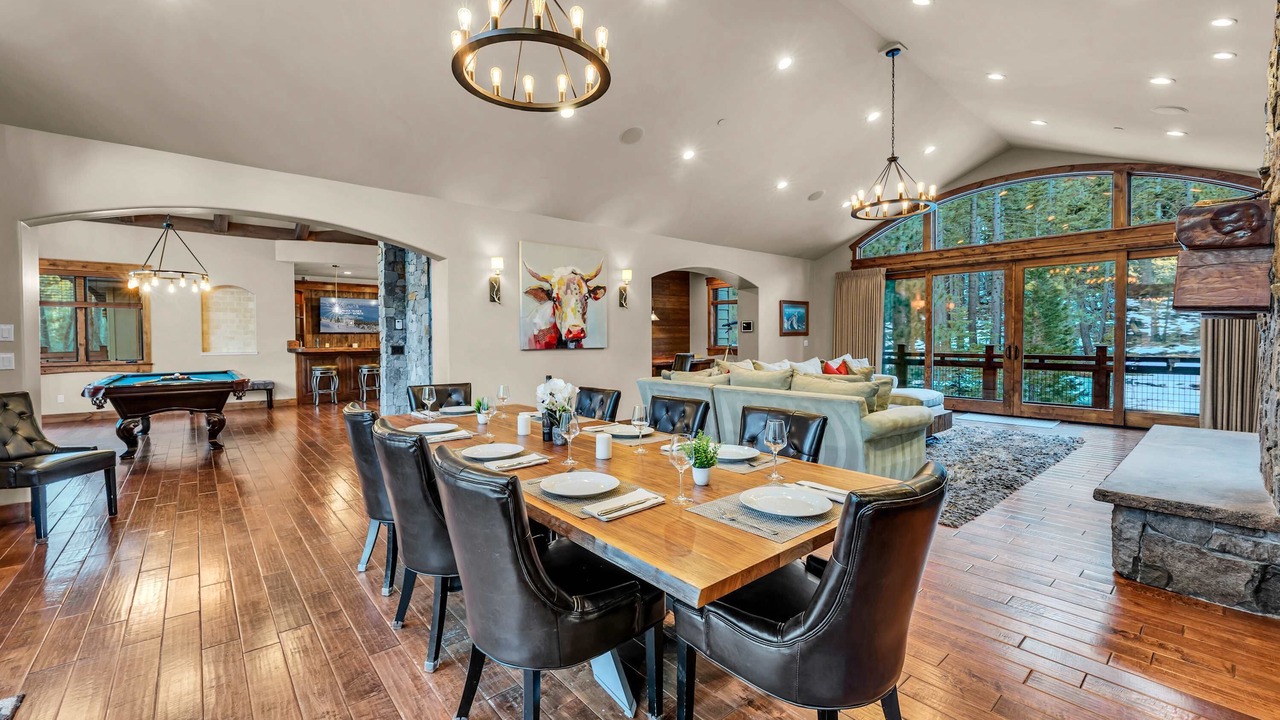Photo of Livingroom in Christmas Valley