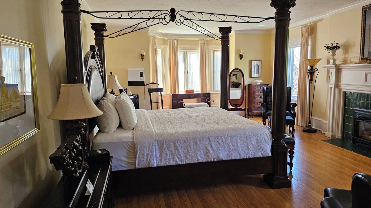 Photo of Bedroom in Pembroke