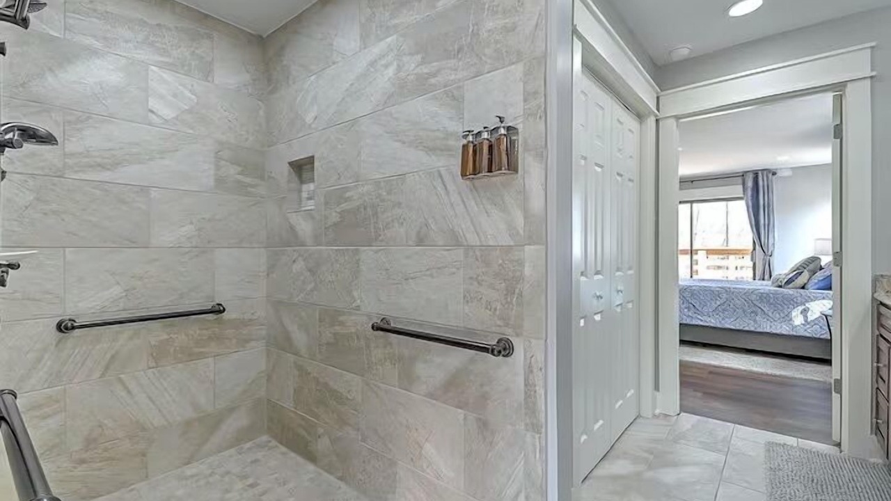 Photo of Bathroom in Oak Grove