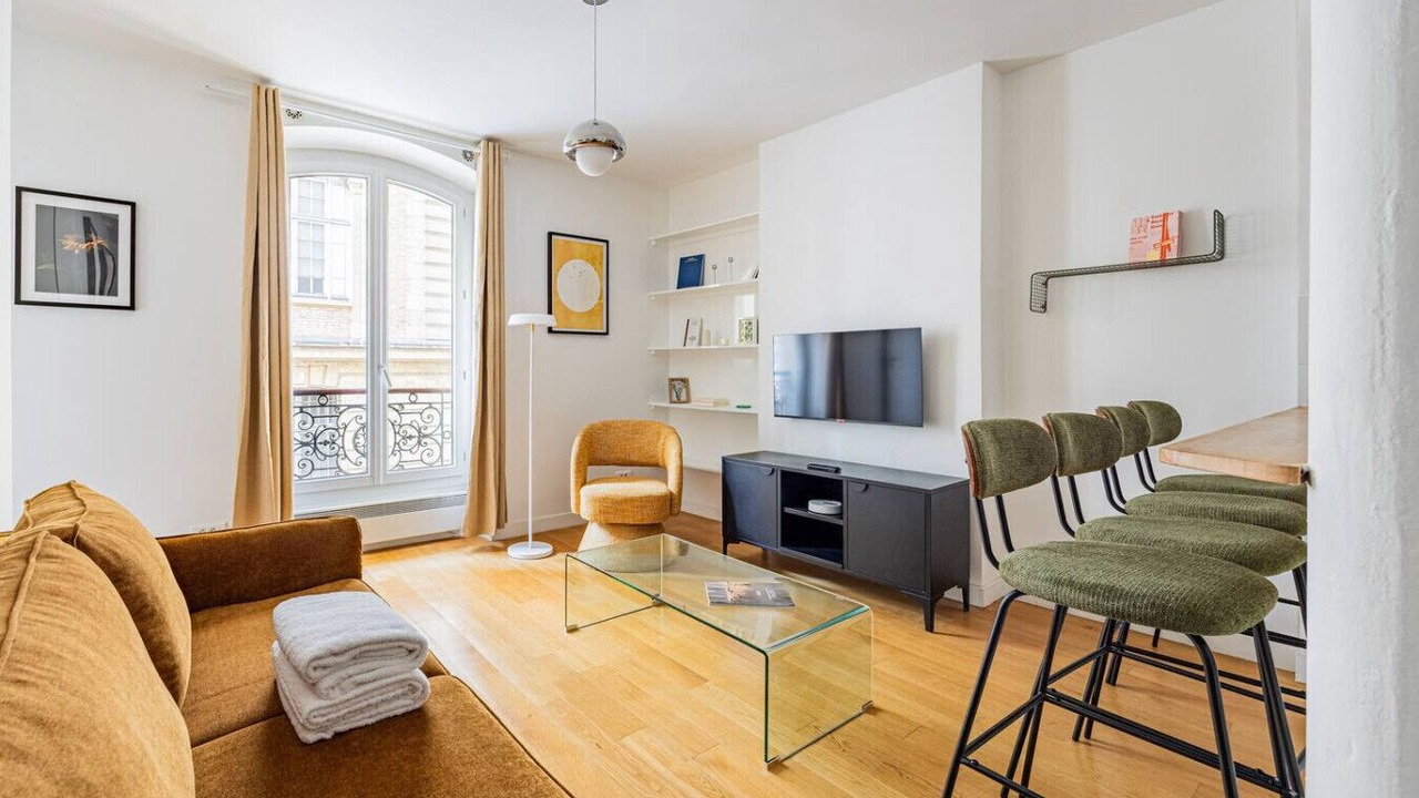 Photo of Livingroom in Arts-et-Metiers