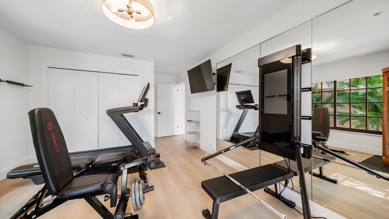 Photo of Bedroom in Tropic Isle