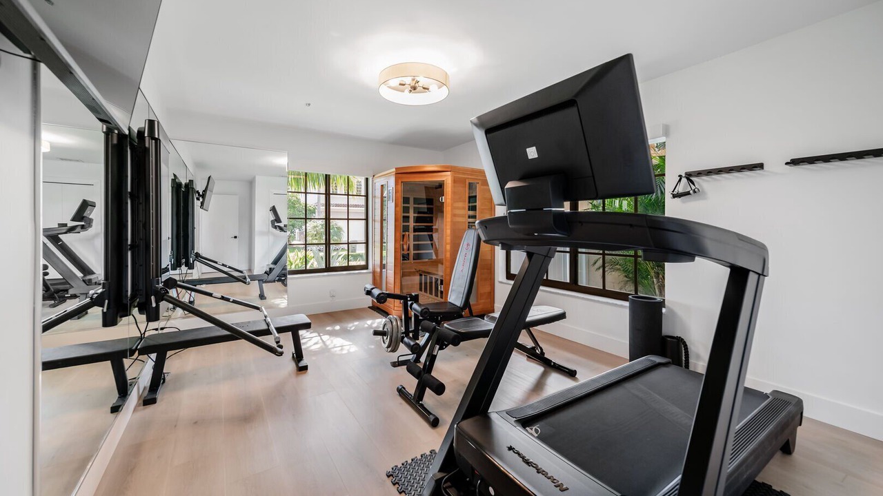 Photo of Bedroom in Tropic Isle