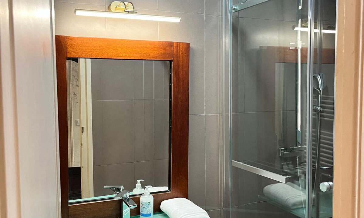 Photo of Bathroom in El Poble-sec