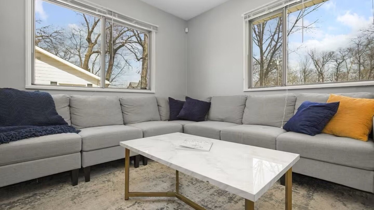 Photo of Livingroom in Wooded Estates