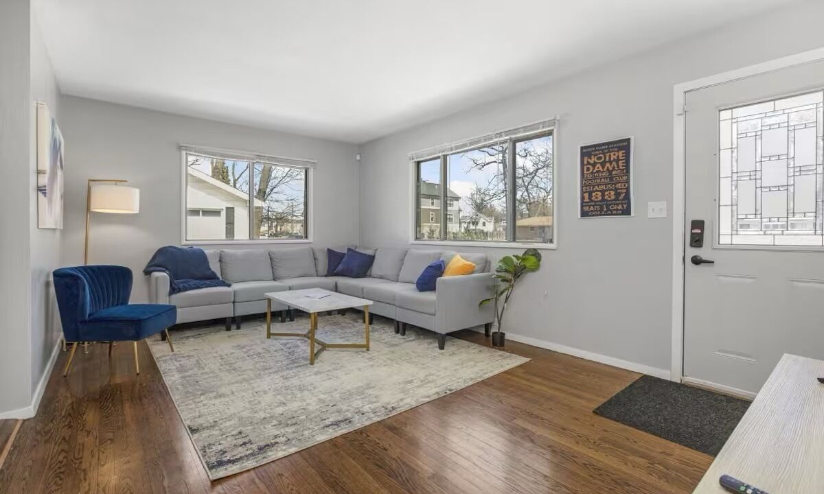 Photo of Livingroom in Wooded Estates