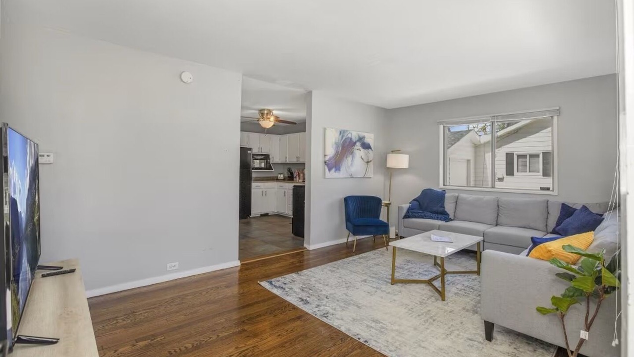 Photo of Livingroom in Wooded Estates
