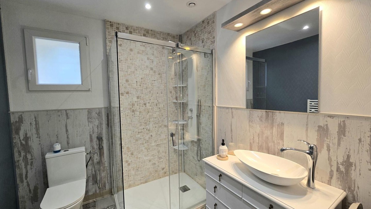 Photo of Bathroom in Mensignac