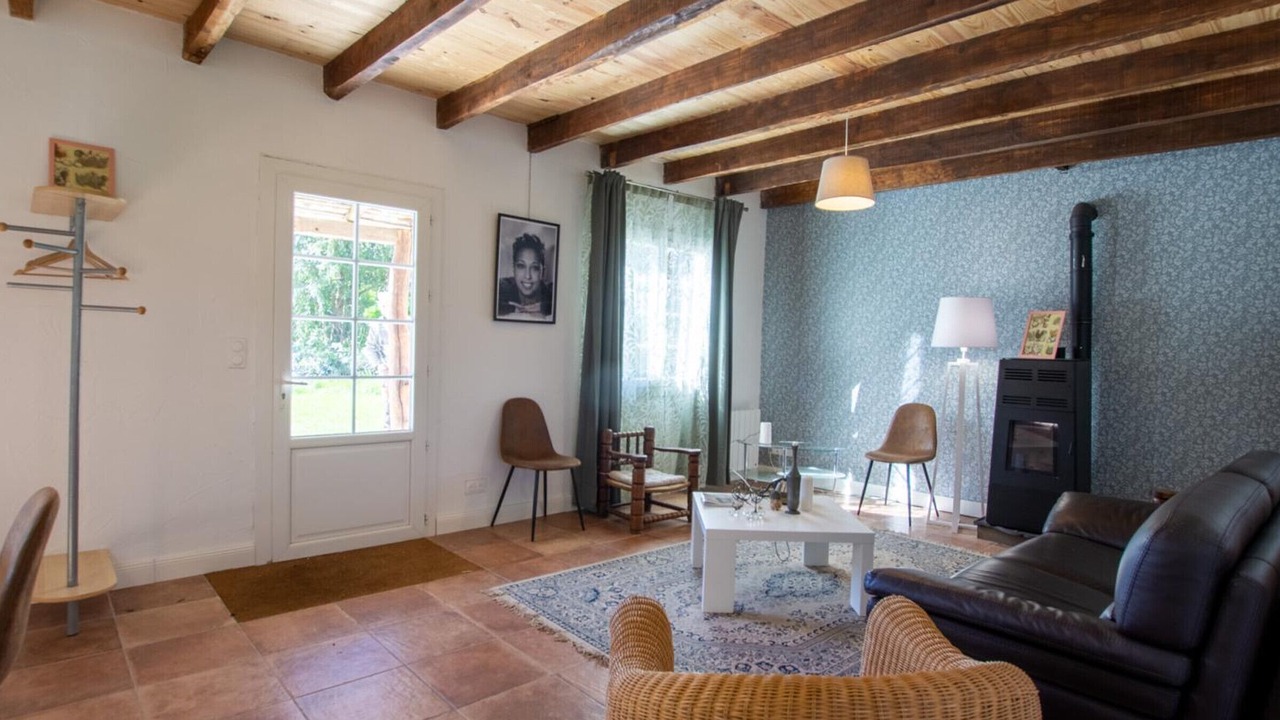 Photo of Livingroom in Montpon-Menesterol