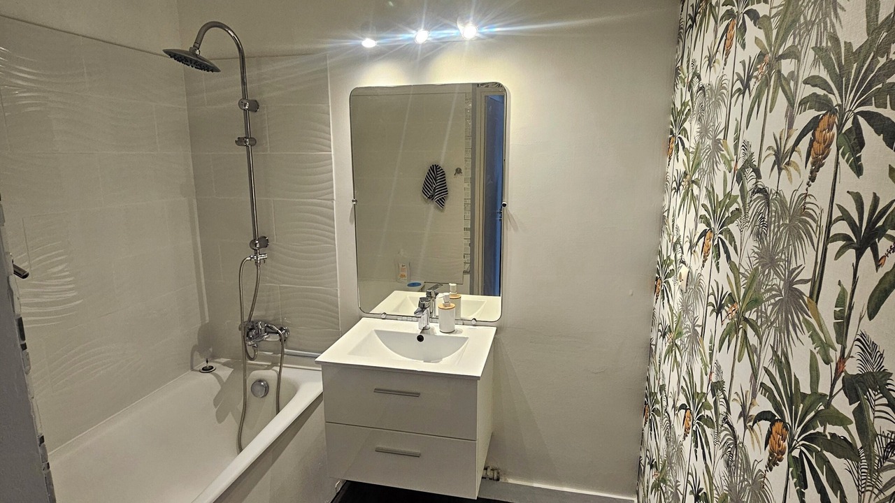 Photo of Bathroom in Mons-en-Baroeul