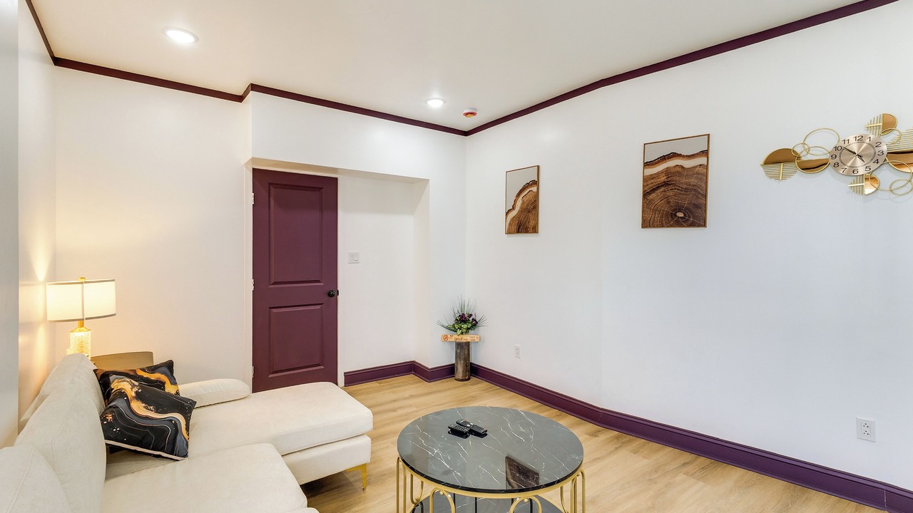 Photo of Livingroom in Collingdale