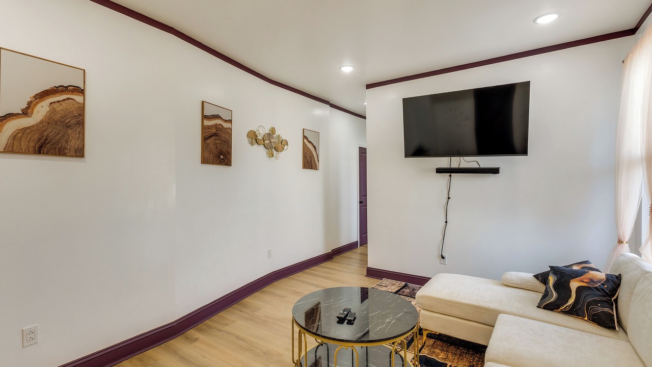 Photo of Livingroom in Collingdale
