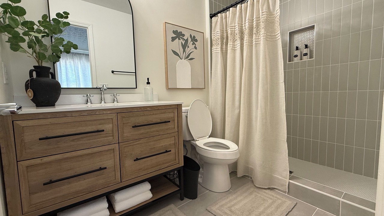 Photo of Bathroom in Drayton