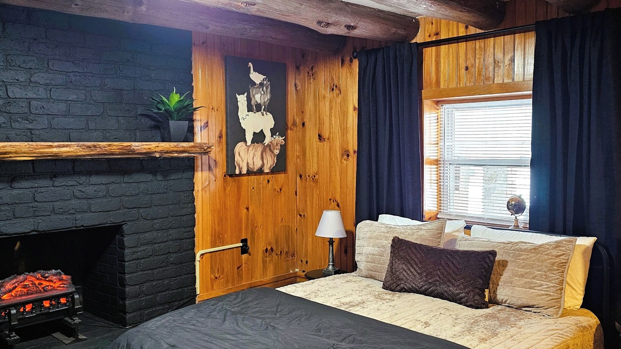 Photo of Bedroom in Dobson