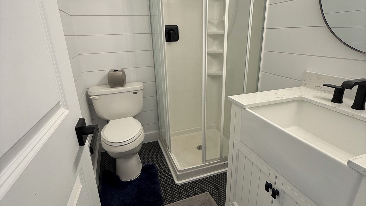 Photo of Bathroom in Pottsboro