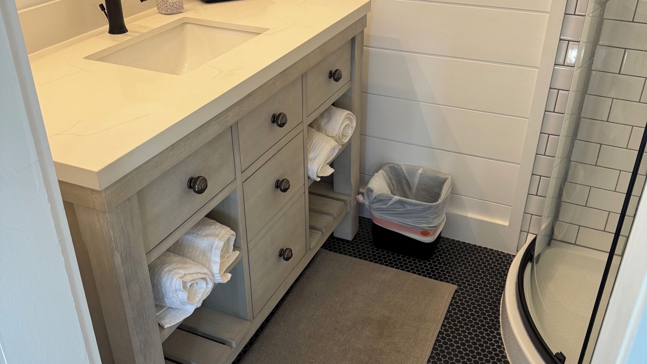 Photo of Bathroom in Pottsboro