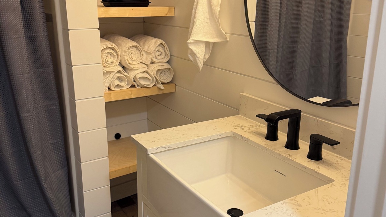 Photo of Bathroom in Pottsboro