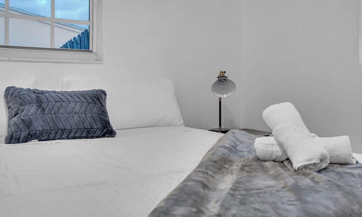 Photo of Bedroom in Miami Gardens