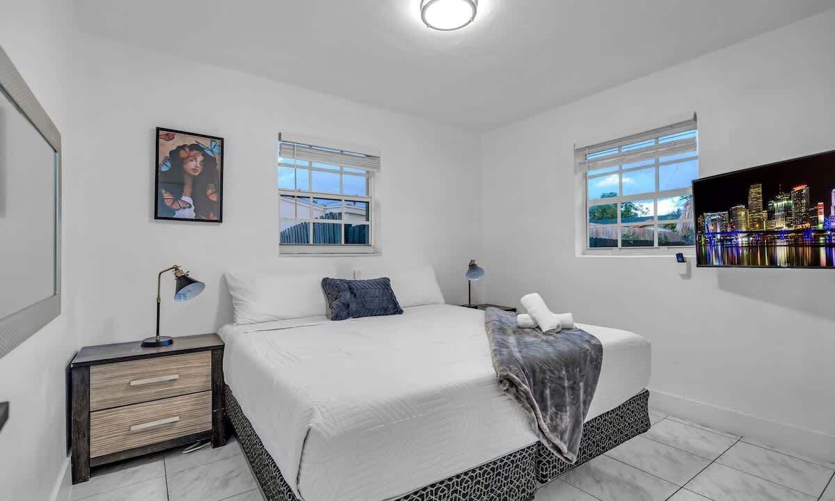 Photo of Bedroom in Miami Gardens