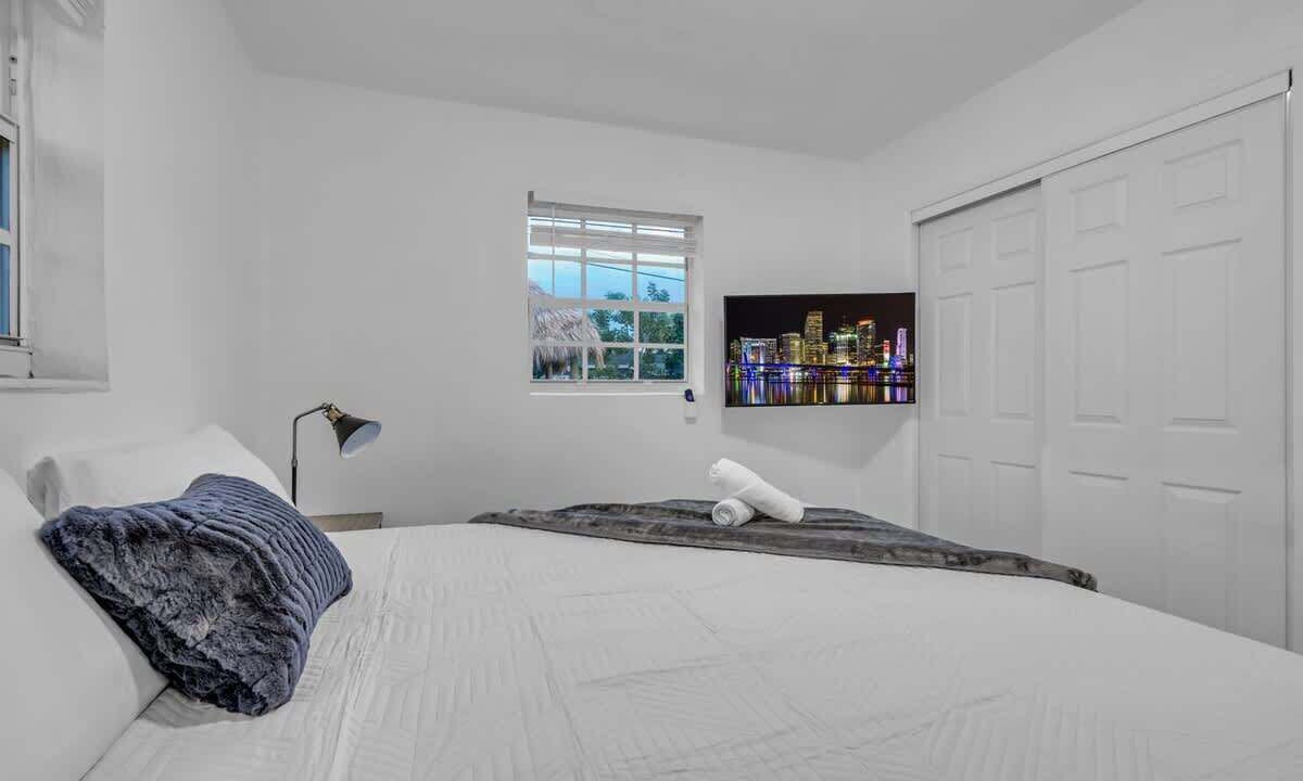 Photo of Bedroom in Miami Gardens
