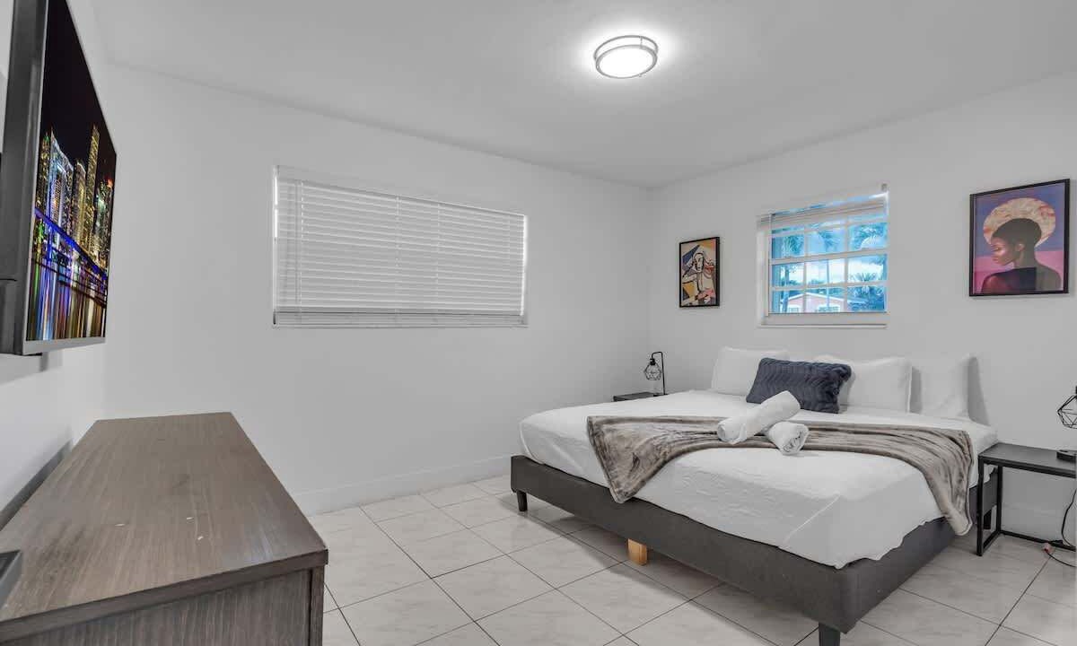 Photo of Bedroom in Miami Gardens
