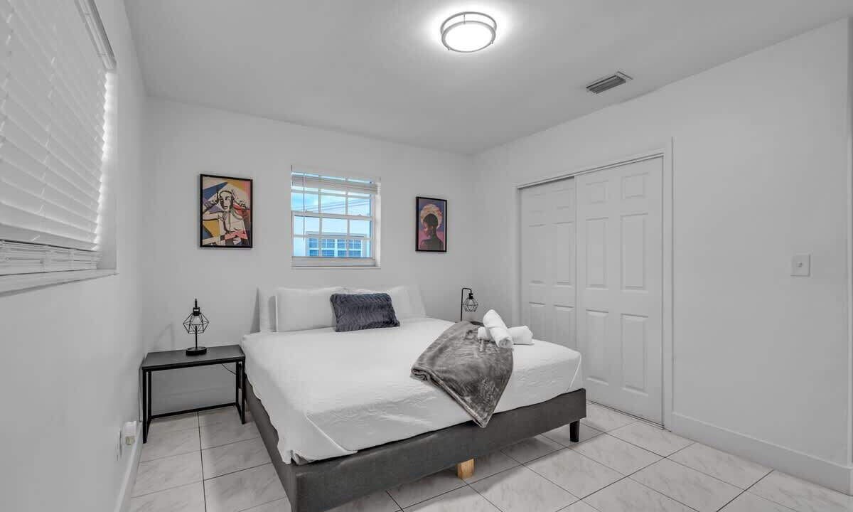Photo of Bedroom in Miami Gardens