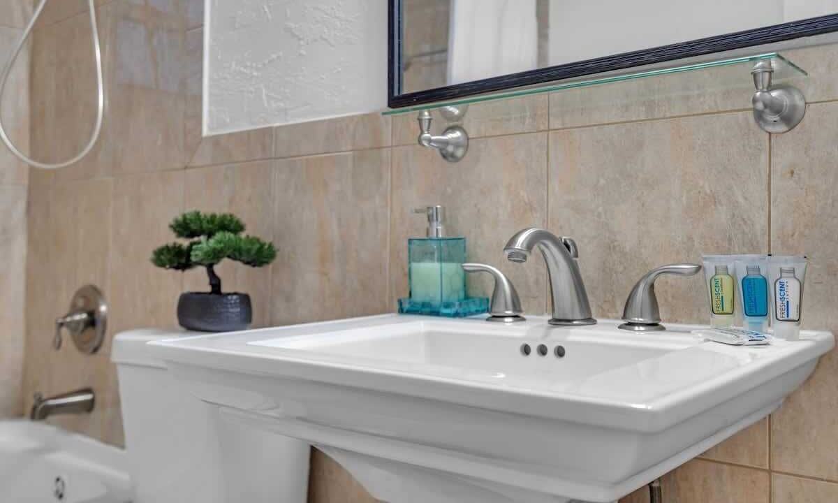Photo of Bathroom in Miami Gardens