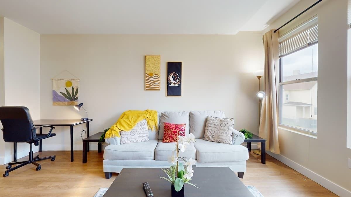 Photo of Livingroom in Downtown