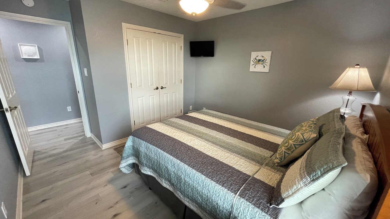 Photo of Bedroom in Pirates Beach West
